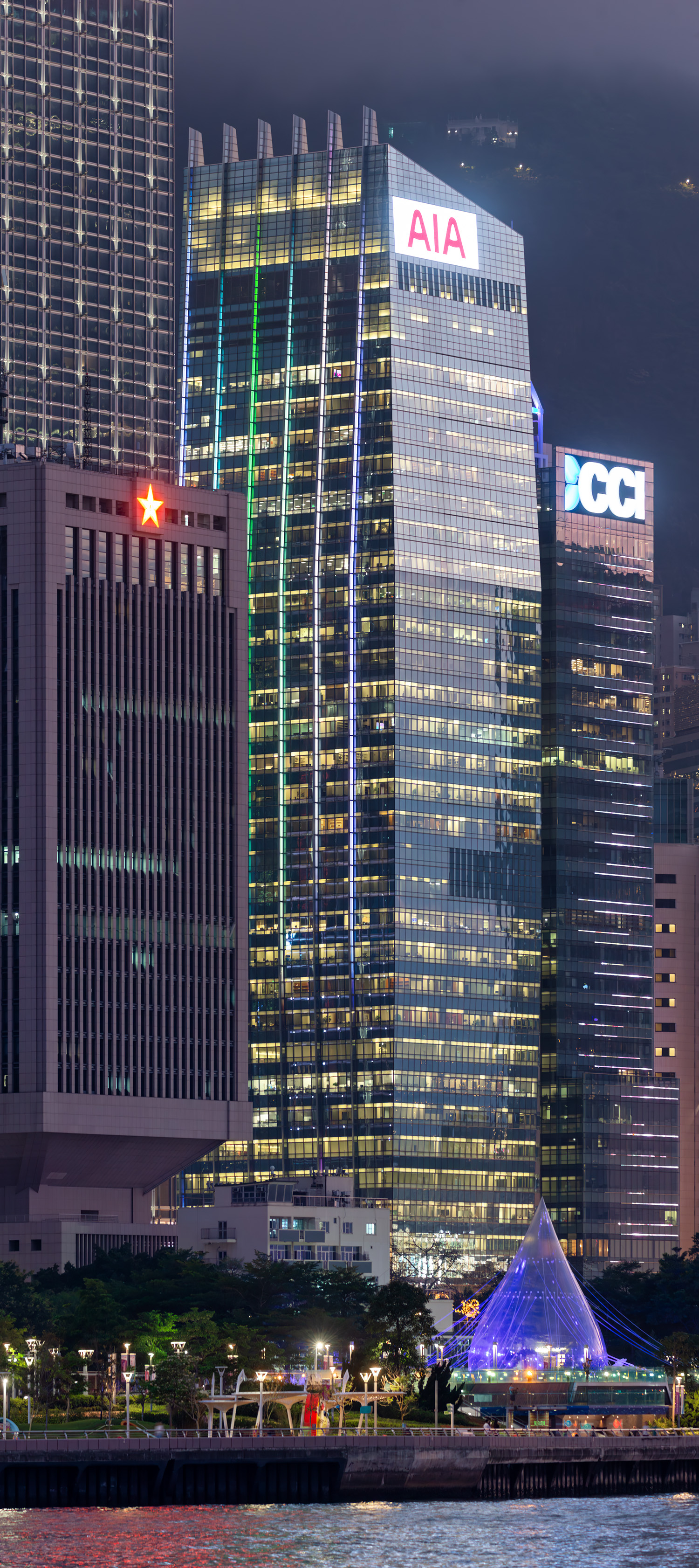 AIA Central, Hong Kong - View from the east at dusk. © Mathias Beinling